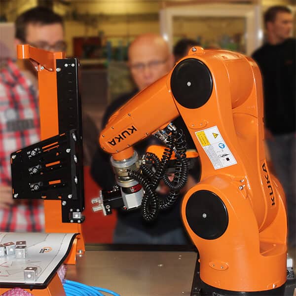 Formation Robotique Suni avec équipement Kuka